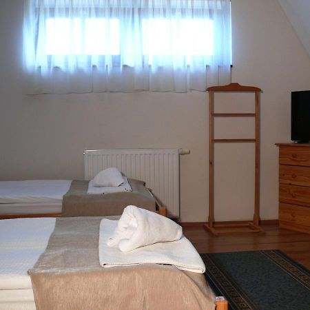 Kadarta Vendeglo Panzio Bed & Breakfast Veszprem Luaran gambar