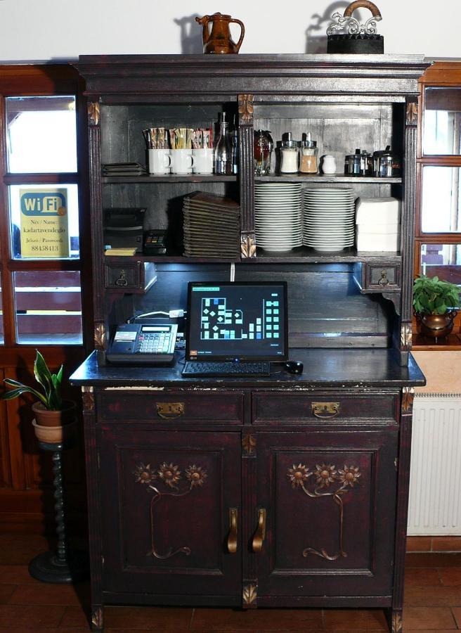 Kadarta Vendeglo Panzio Bed & Breakfast Veszprem Luaran gambar