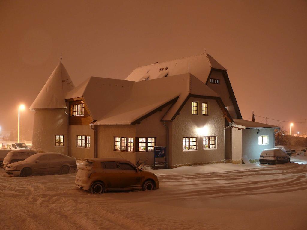 Kadarta Vendeglo Panzio Bed & Breakfast Veszprem Luaran gambar