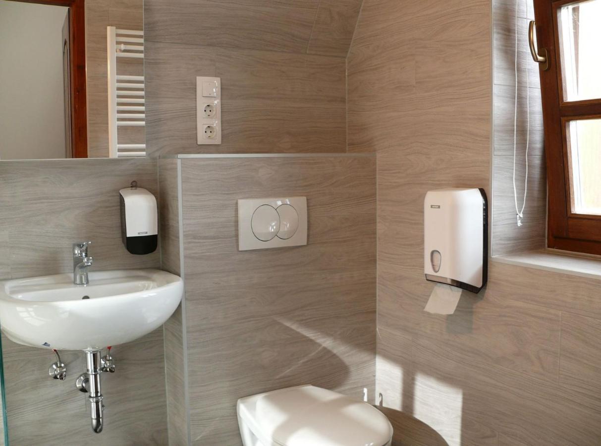 Kadarta Vendeglo Panzio Bed & Breakfast Veszprem Luaran gambar