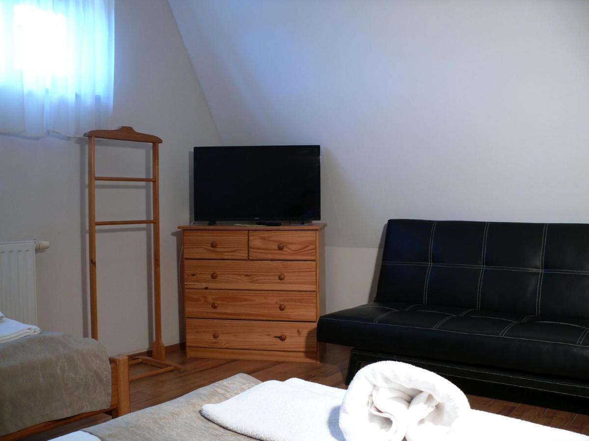 Kadarta Vendeglo Panzio Bed & Breakfast Veszprem Luaran gambar