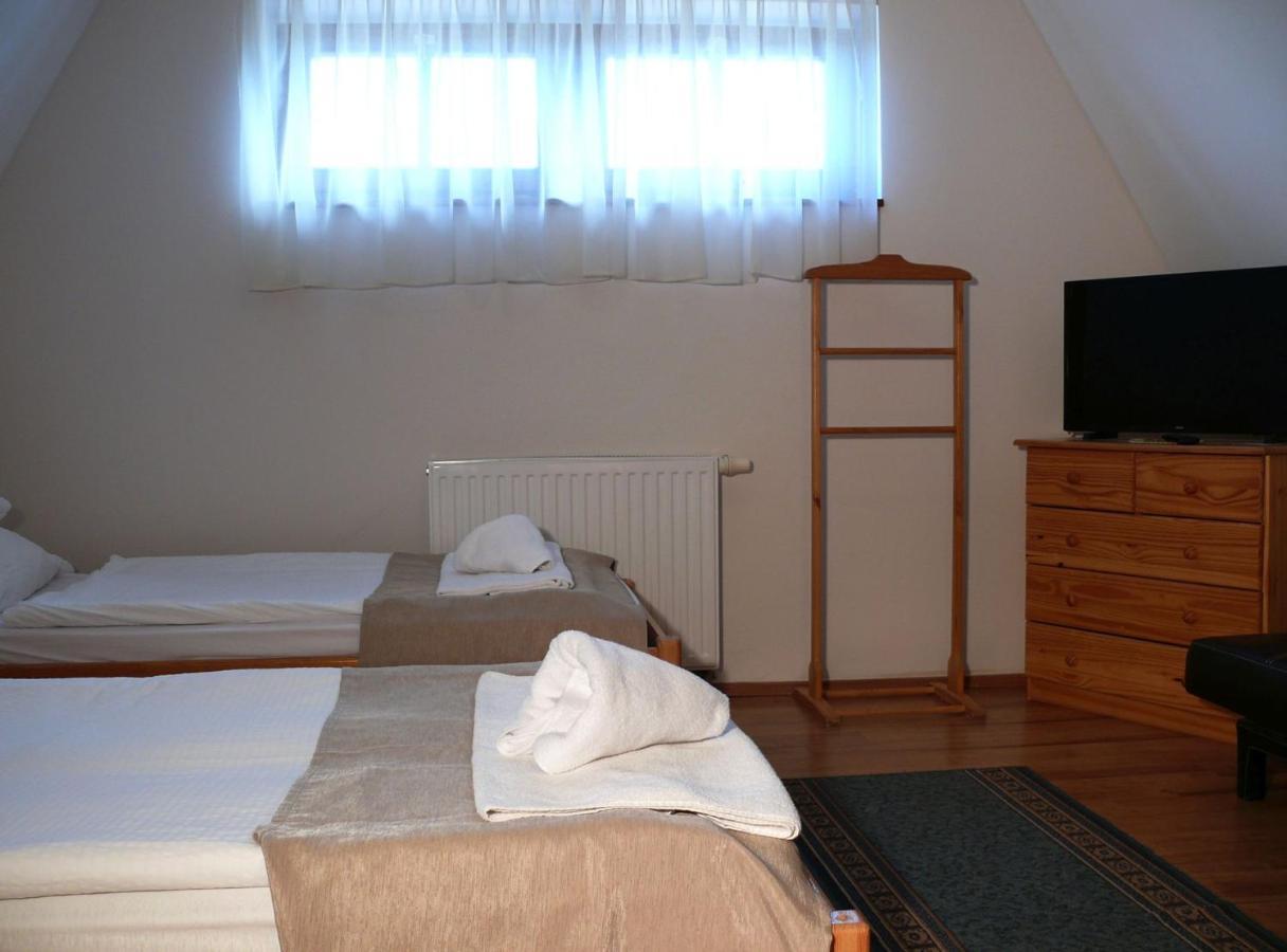 Kadarta Vendeglo Panzio Bed & Breakfast Veszprem Luaran gambar